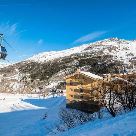 Apartment Des Neiges C - 4 - Pied De Pistes, Service Hotelier Inclus Mae-2583 *